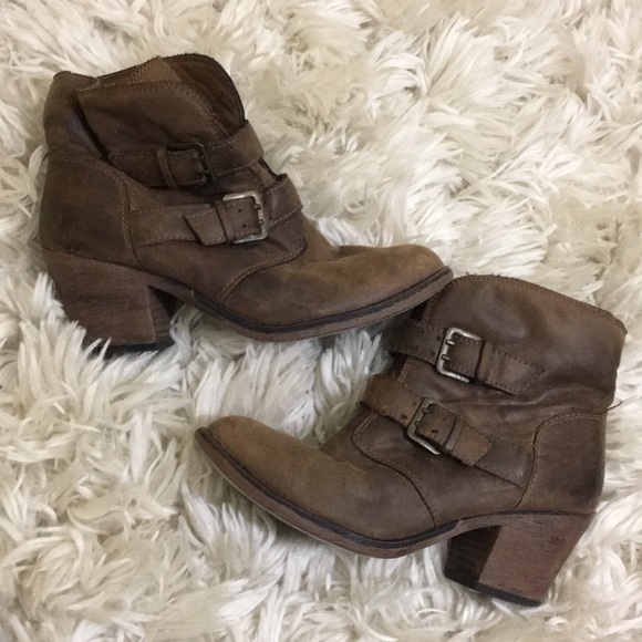 Brown heeled booties - Picture 5 of 6